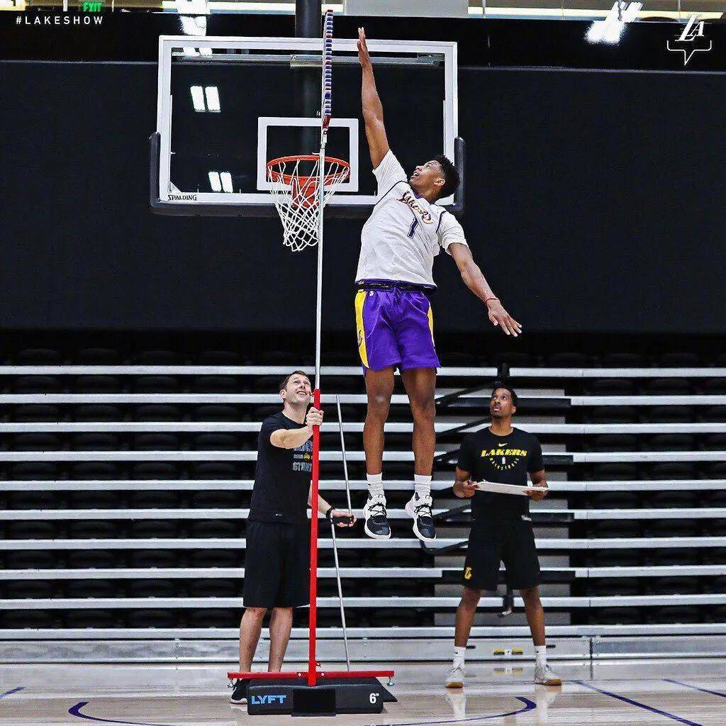  冲刺阶段NBA常规赛传出新动向，佛罗伦萨手感冰凉，高层表态：媒体盛赞，官宣口径保持一致